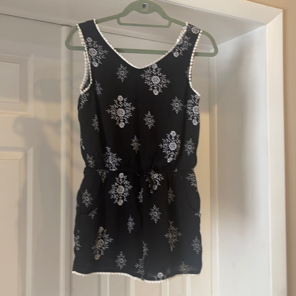 Paper Doll Black/White Youth Floral Romper